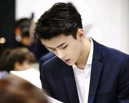 吴世勋爆料女友视频播放,甜蜜瞬间曝光,甜蜜互动引网友热议 第1张 吴世勋爆料女友视频播放,甜蜜瞬间曝光,甜蜜互动引网友热议 第1张